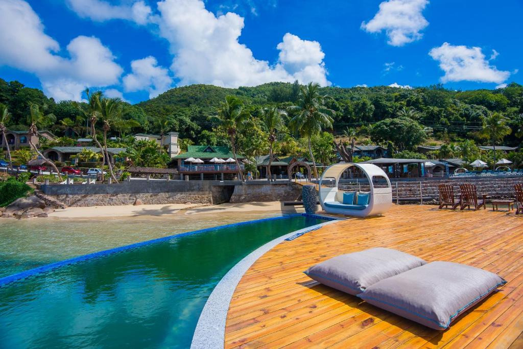 Coco De Mer and Black Parrot Suites