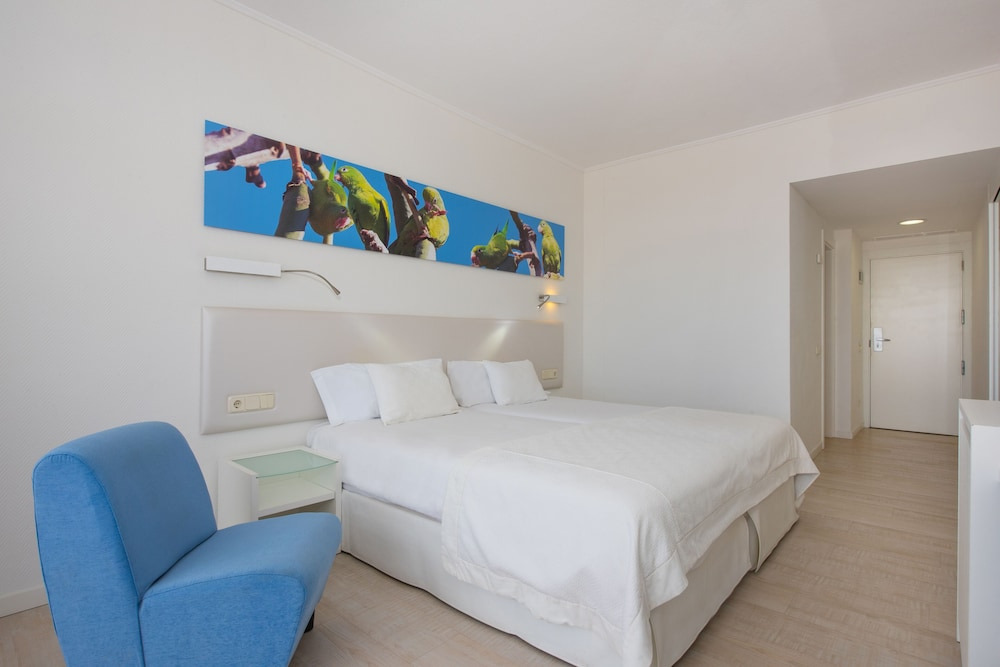  Iberostar Waves Bouganville Playa