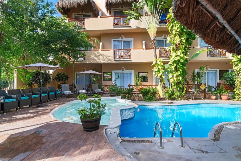 Riviera Del Sol