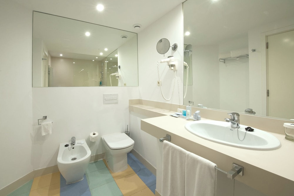  Iberostar Waves Bouganville Playa