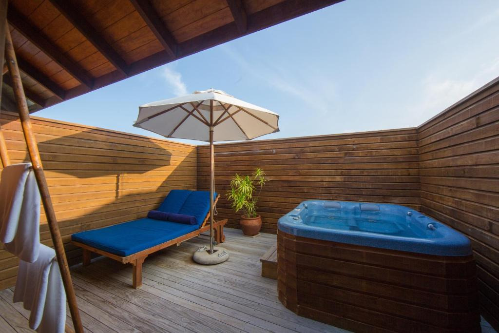 Vilamendhoo Island Resort and Spa