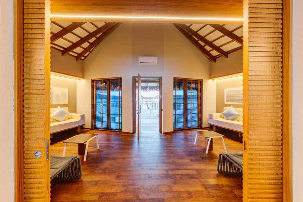 Cinnamon Velifushi