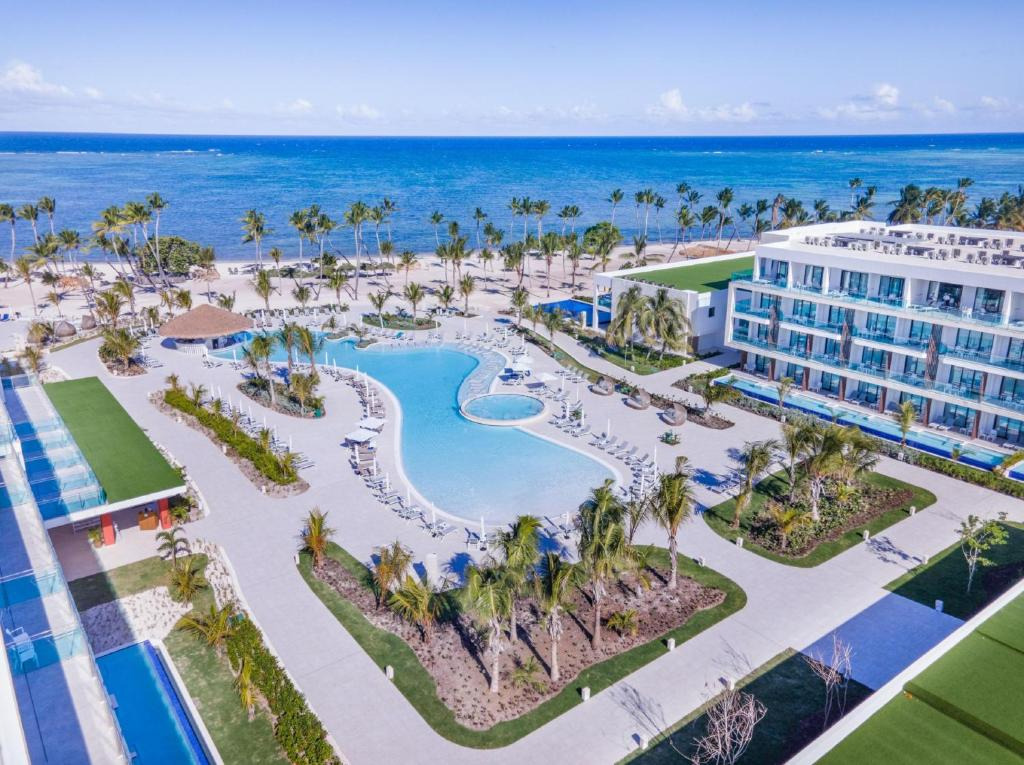 Serenade Punta Cana Beach Resort