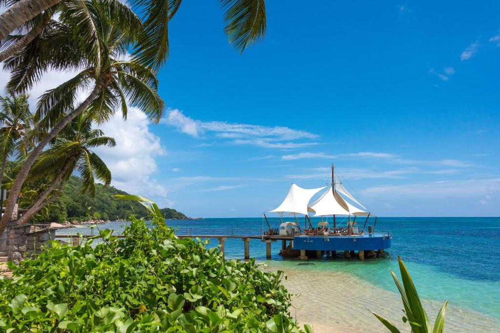 Coco De Mer and Black Parrot Suites