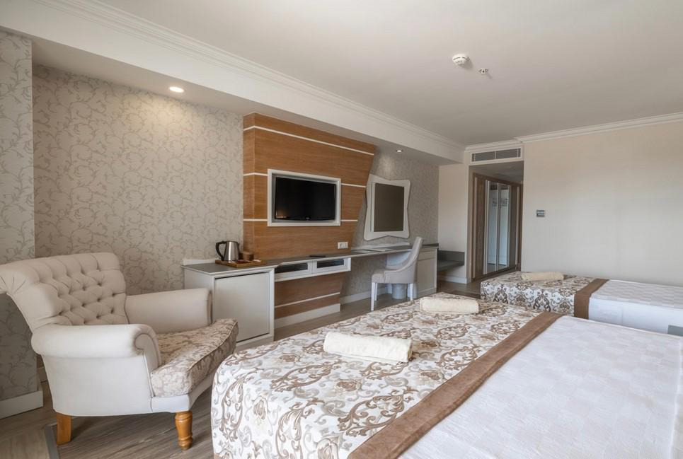 Hotel Crystal Sunset Luxury Resort & Spa 