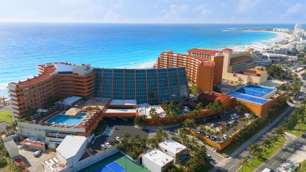 Crown paradise Cancun