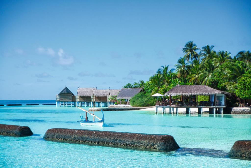 Constance Moofushi Maldives