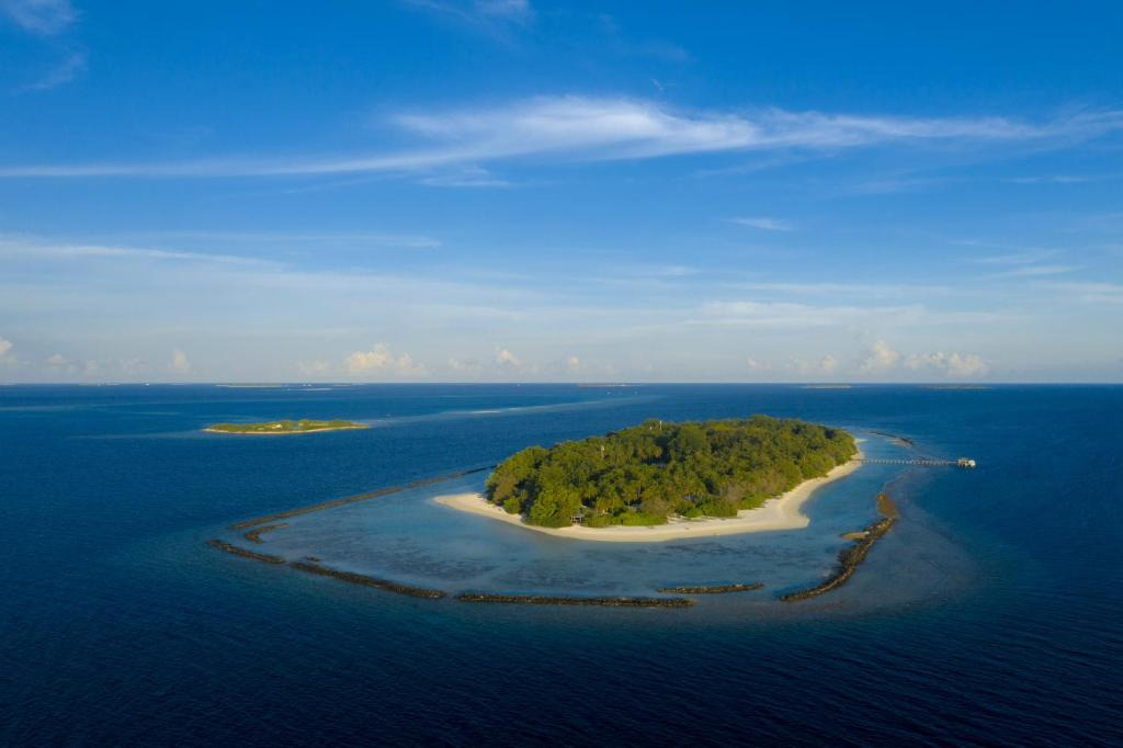 Royal Island Resort and Spa
