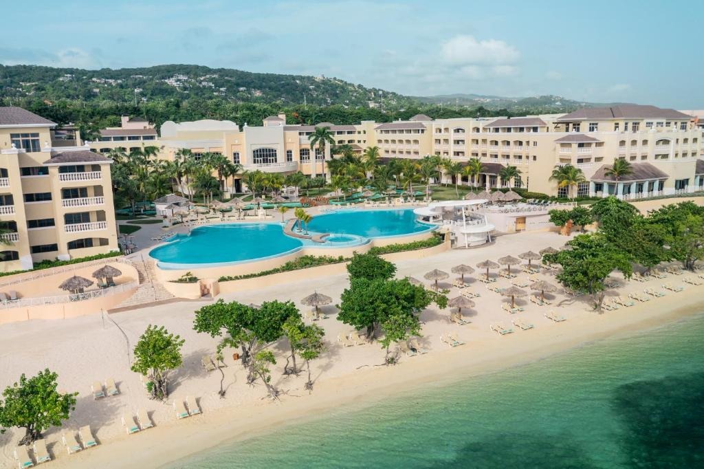 Iberostar Waves Rose Hall Beach