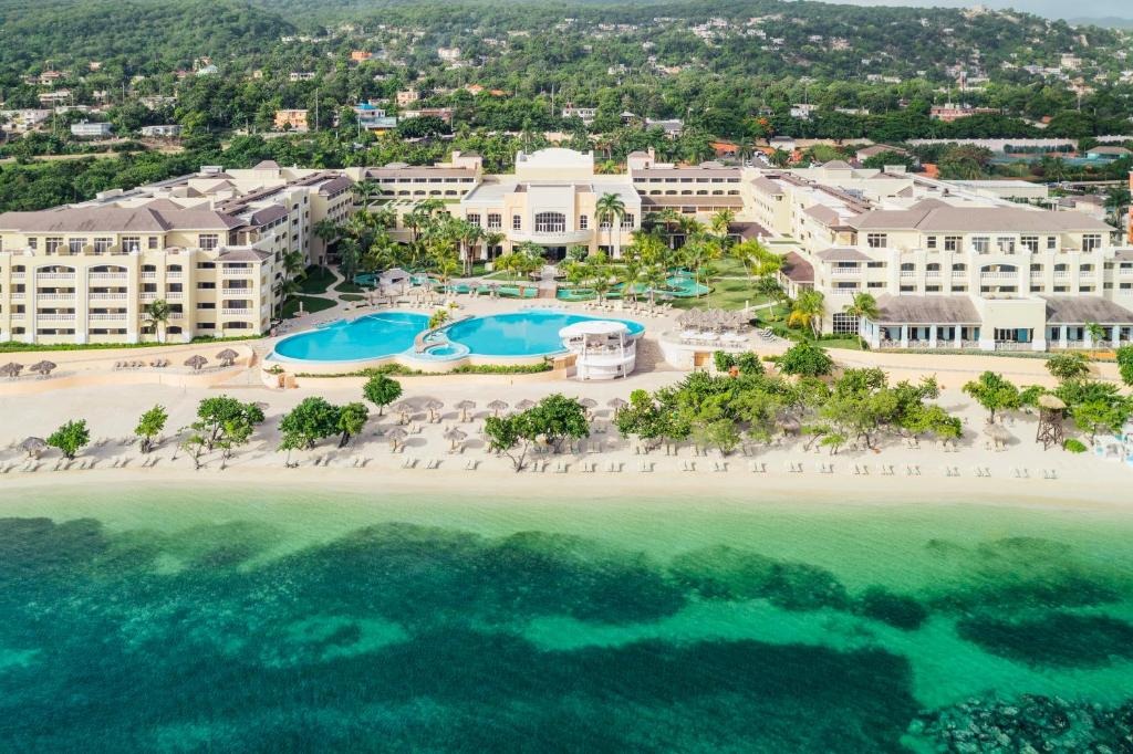 Iberostar Waves Rose Hall Beach