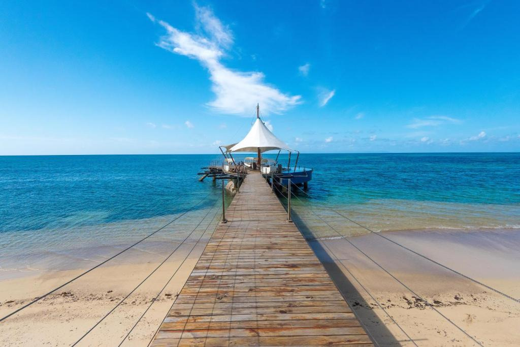 Coco De Mer and Black Parrot Suites