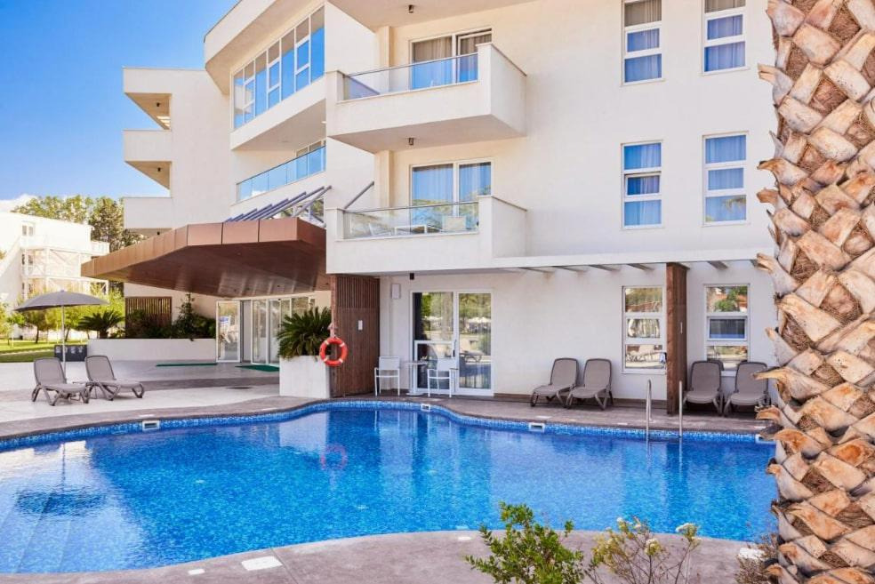 Hotel Azul Beach Resort
