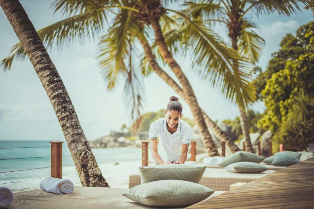 Carana Beach Hotel
