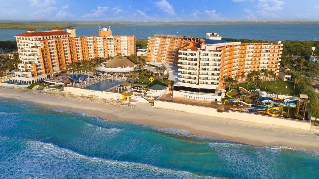 Crown paradise Cancun