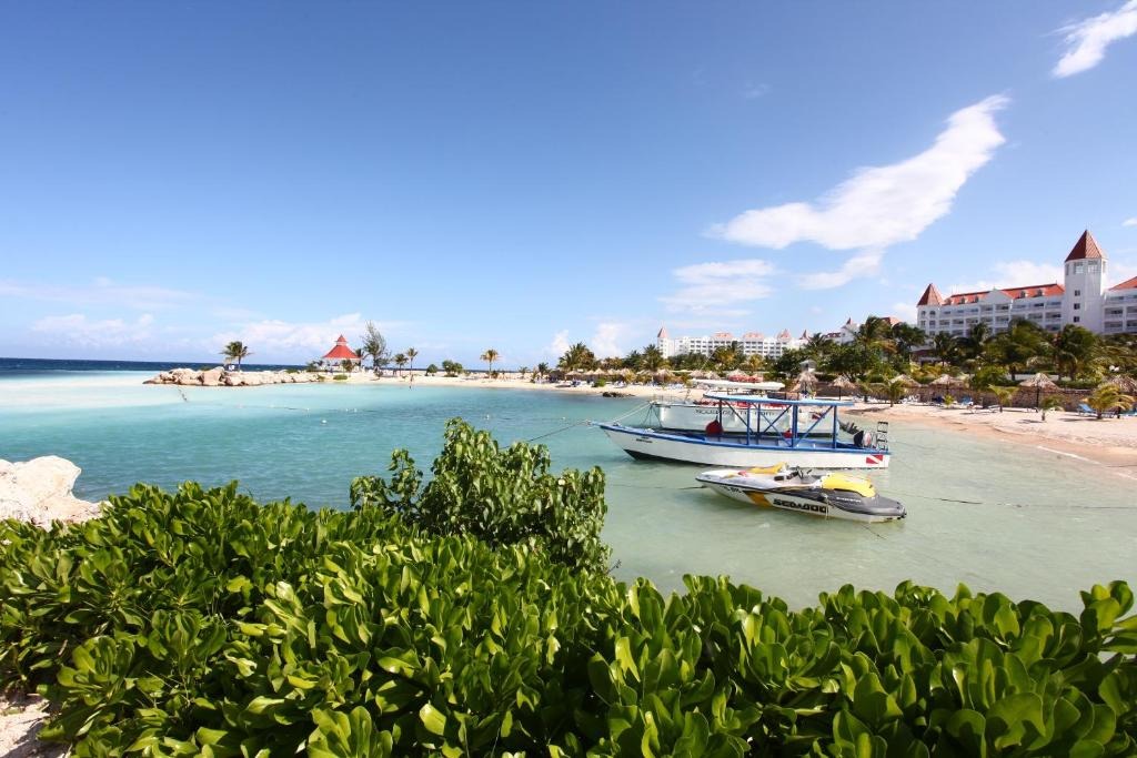 Bahia Principe Luxury Runaway Bay