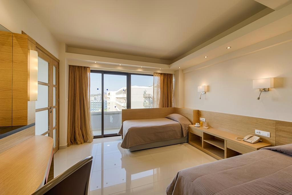 Hotel Esperos Mare