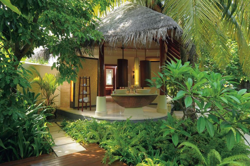 Constance Halaveli Maldives