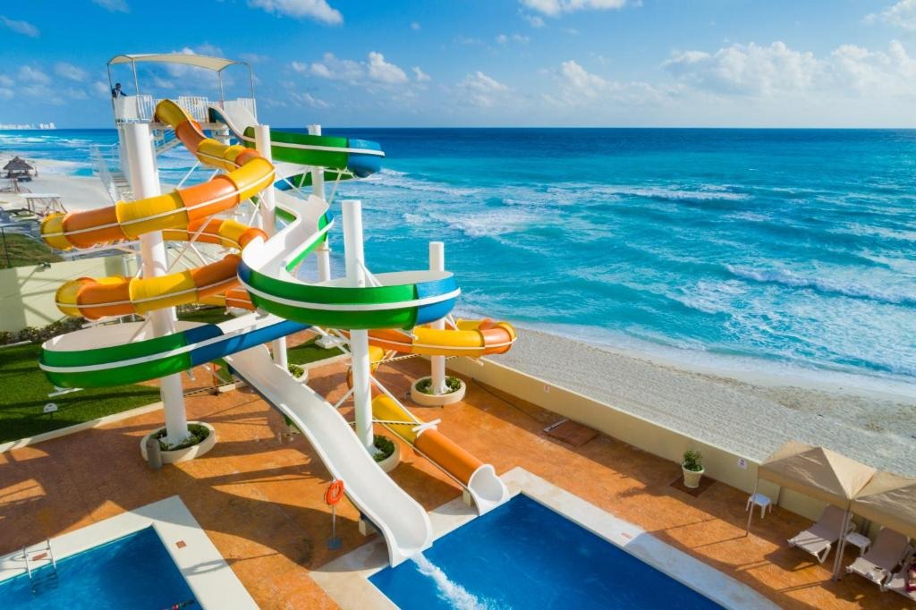 Crown paradise Cancun