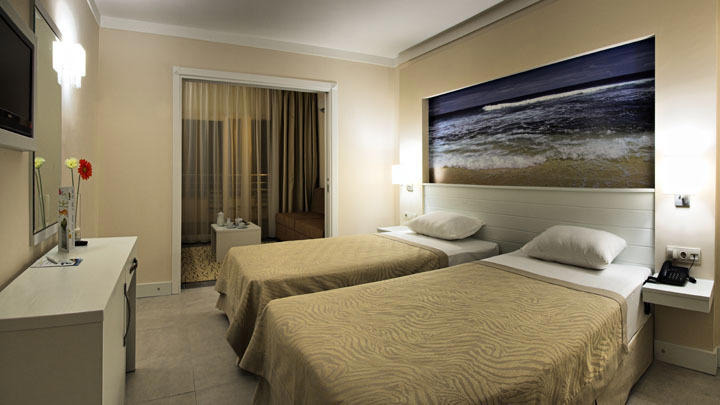Hotel Batihan Beach Resort and Spa
