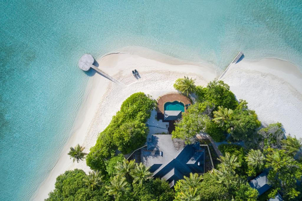Royal Island Resort and Spa