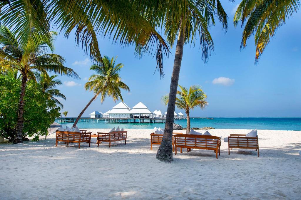 Diamonds Thudufushi