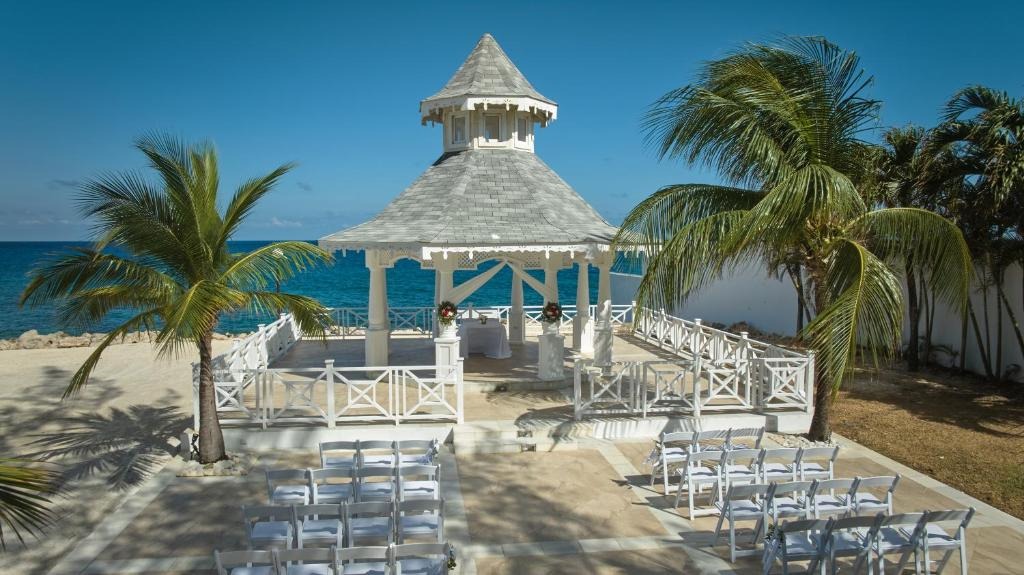 Bahia Principe Luxury Runaway Bay
