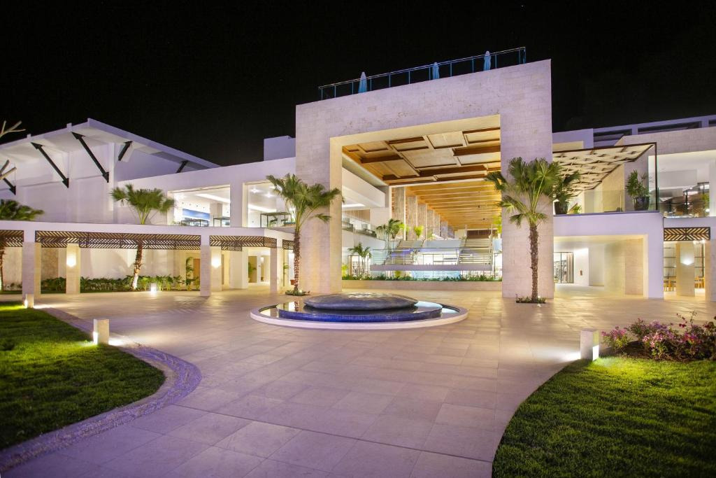 Serenade Punta Cana Beach Resort