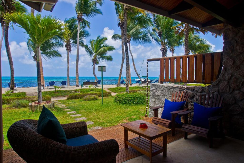 Coco De Mer and Black Parrot Suites