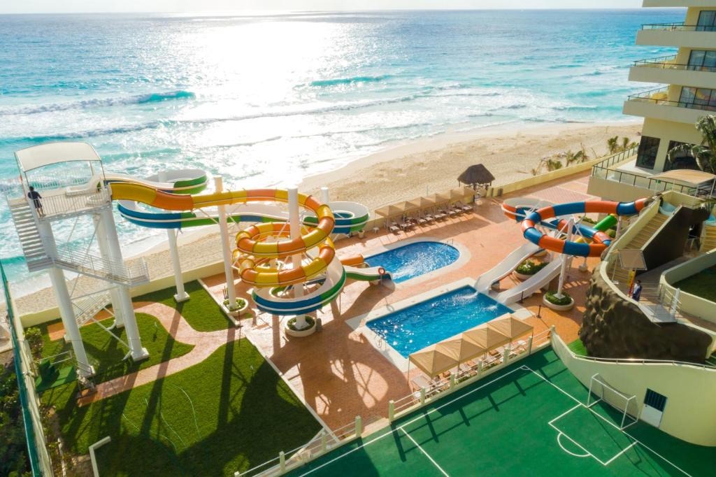Crown paradise Cancun
