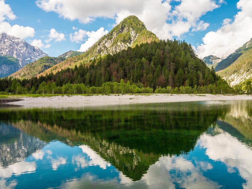 Deda Mrazovo selo – Kranjska Gora