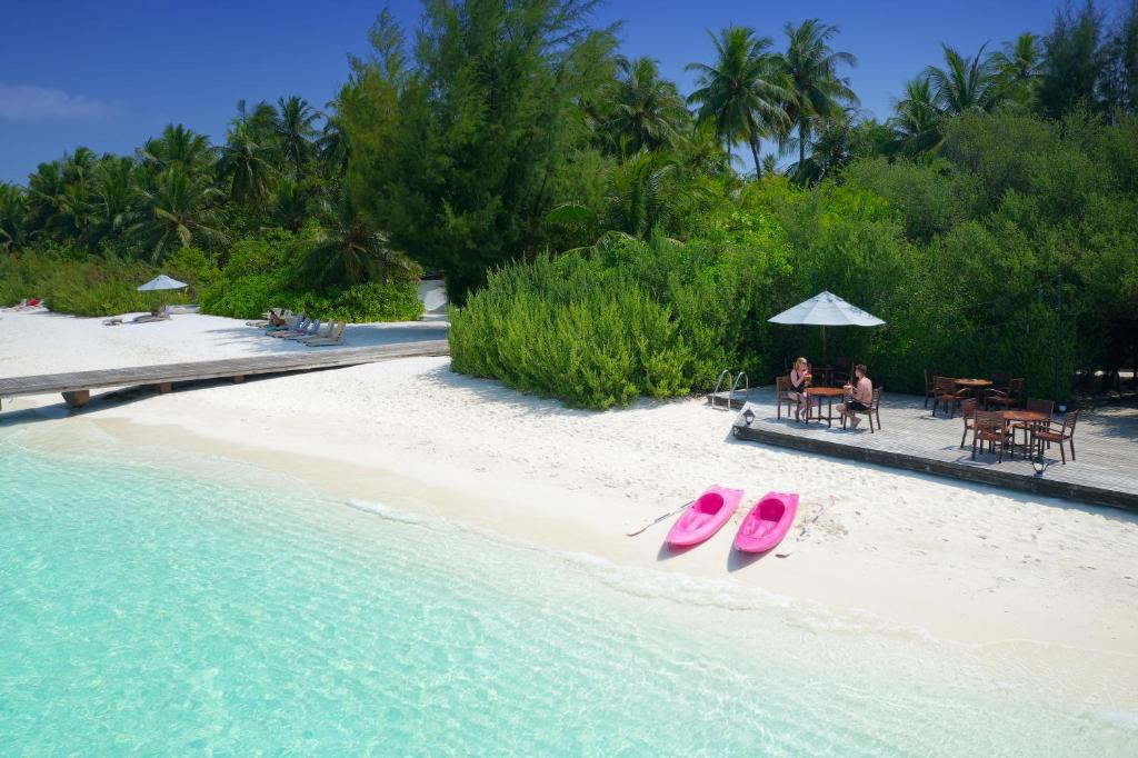 Embudu Village Maldivi